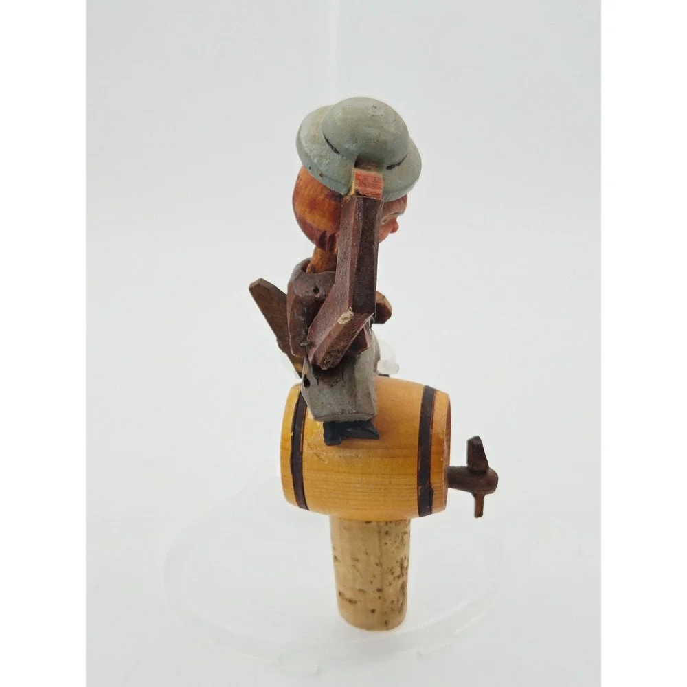 Vintage ANRI Italy Mechanical Wood Bottle Stopper Tipping Hat Man on Barrel READ